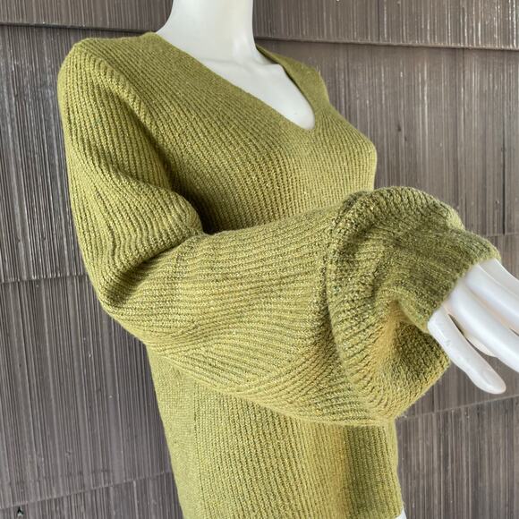 🔥J. Jill V-neckline Rustic Knit Bell Sleeves Green Pullover Sweater Women Sz M - Picture 4 of 14